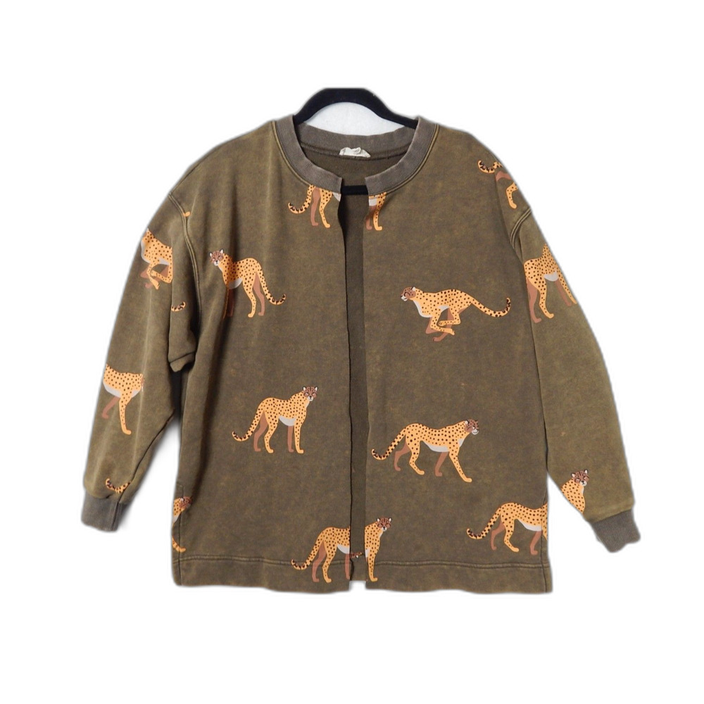 EASEL Oversized Cheetah Graphic Top Mineral Wash Olive Green Size S